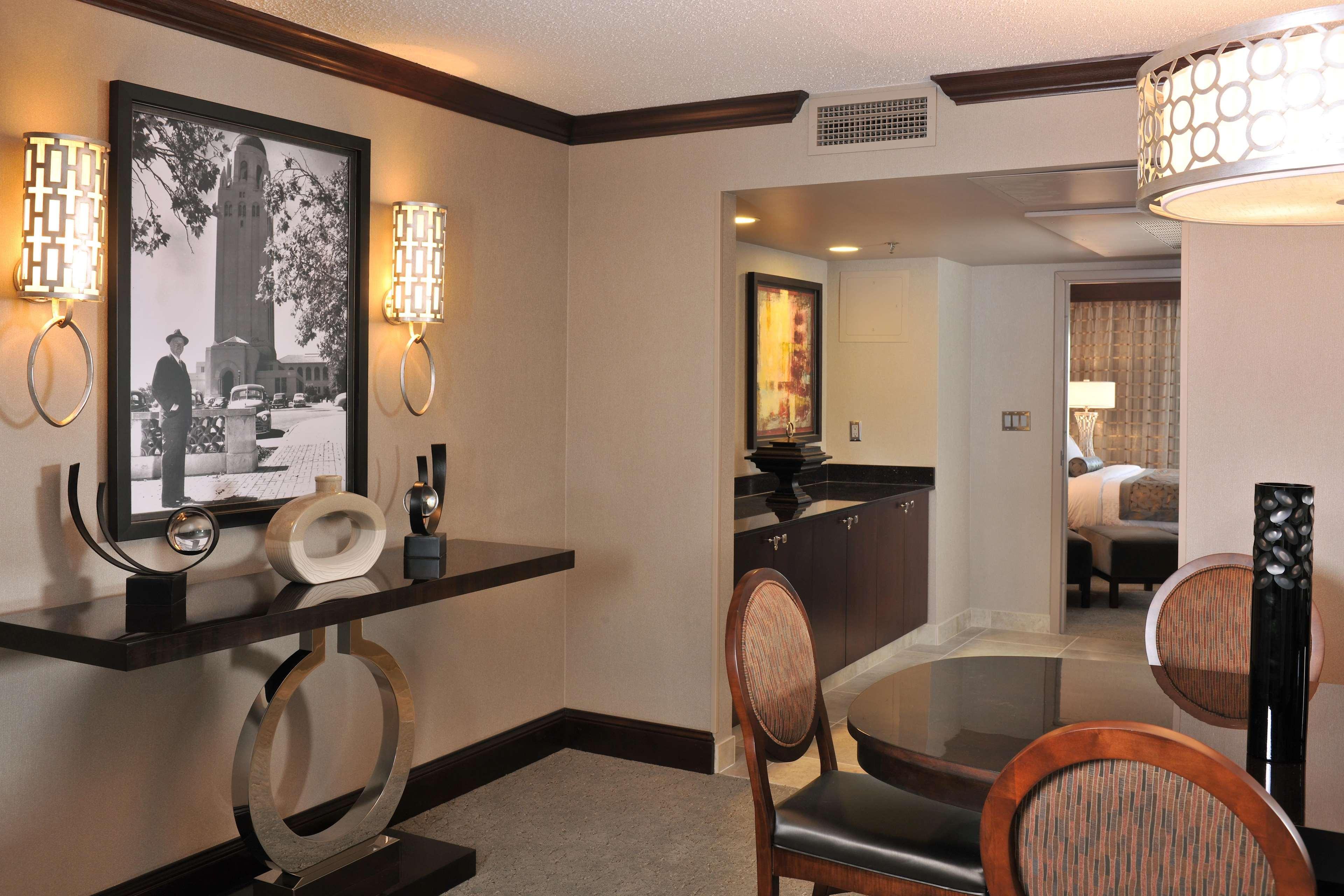 Embassy Suites Des Moines Downtown Rum bild